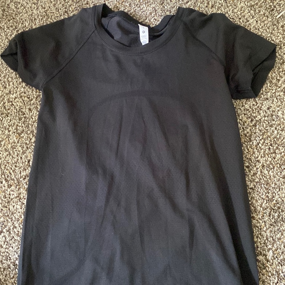 Black lululemon aligned shirt